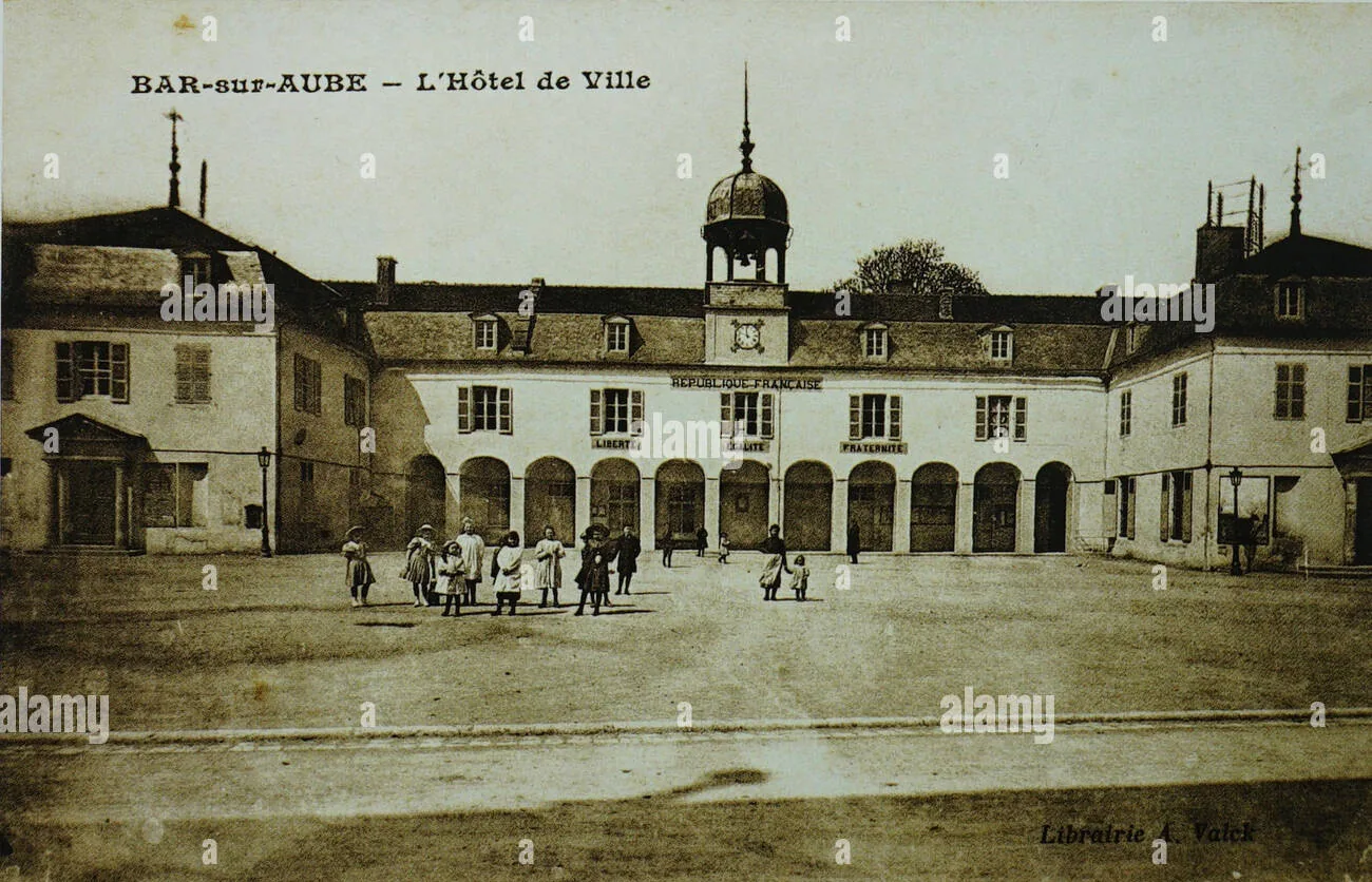 Das Rathaus von Bar-sur-Aube, Vorher